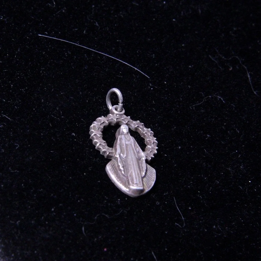 Creed Sterling Silver Virgin Mary Medal Pendant 12 Stars Halo Religious Vintage‎